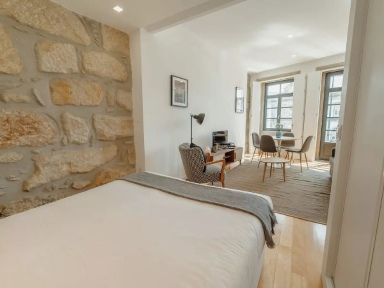 COURTYARD OPORTO DESIGN APARTMENT B - Drinnen