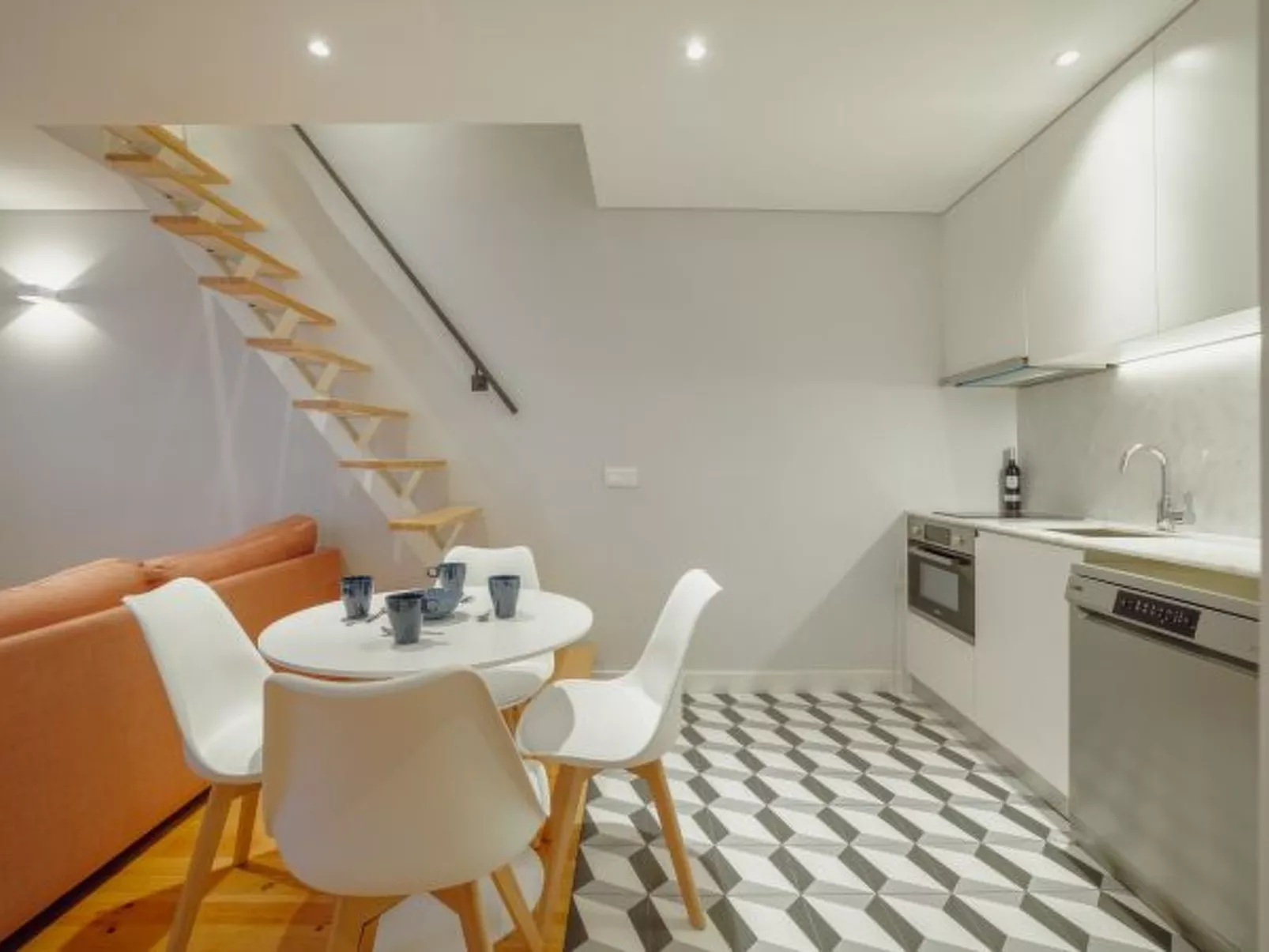 DOWNTOWN AMAZING DUPLEX by VACATIONY - Inside