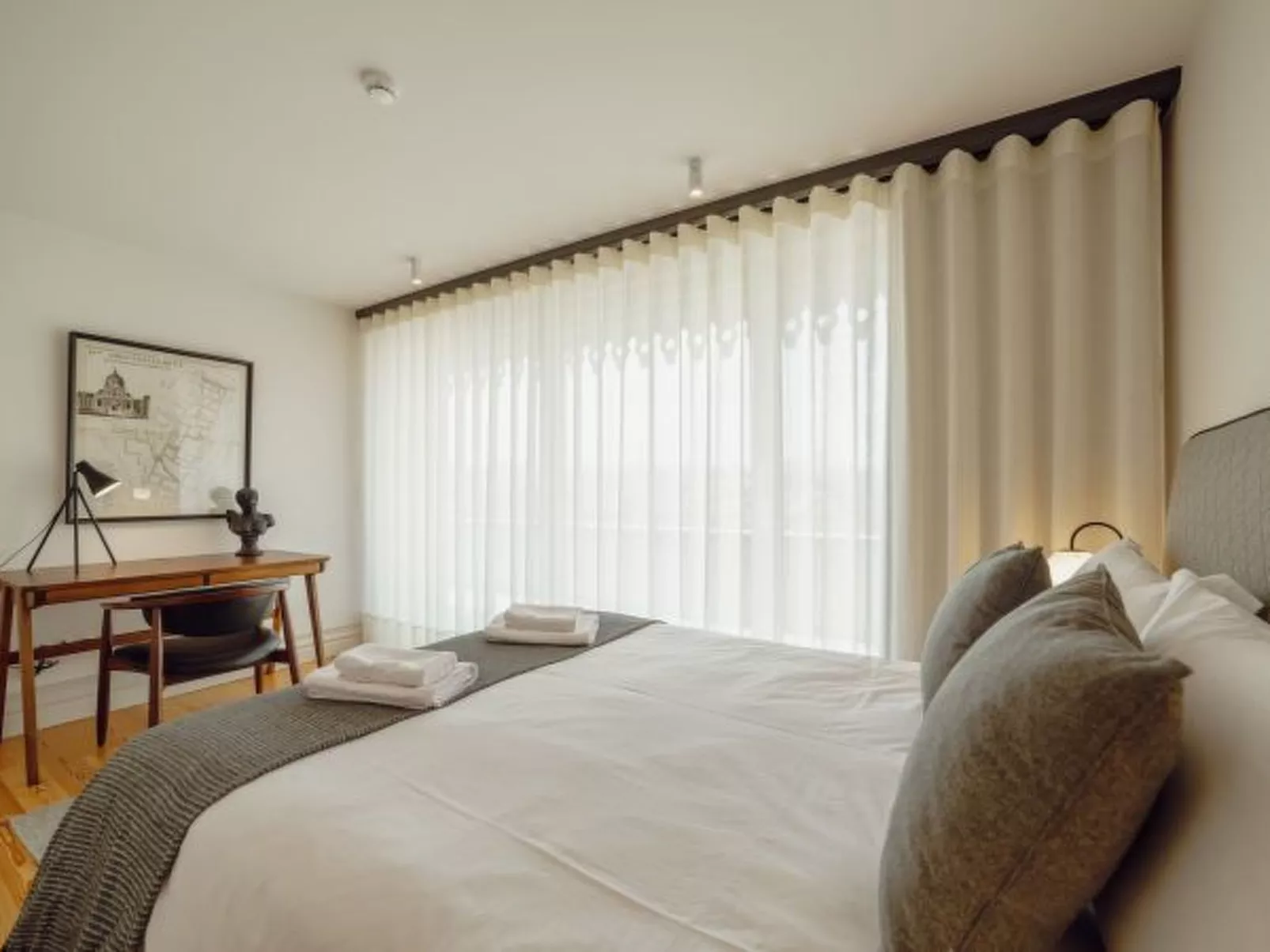 DOWNTOWN PENTHOUSE with RIVER VIEW by VACATIONY - Inside