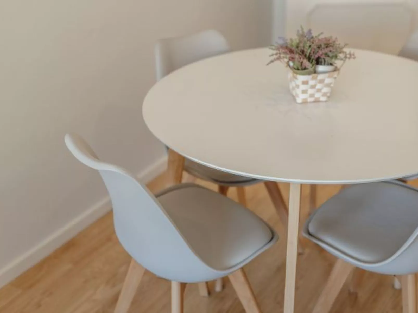 DOWNTOWN DESIGN WITH BALCONY by VACATIONY - Inside