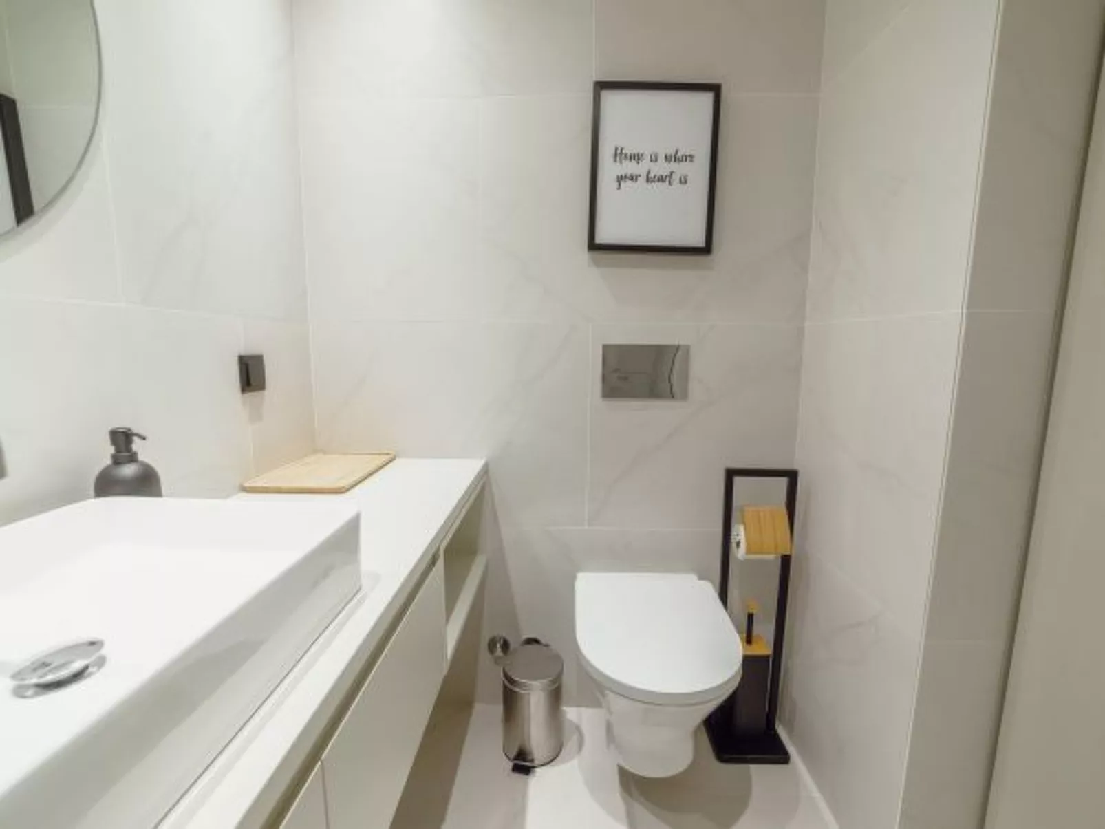 ELEGANT DOWNTOWN APARTMENT by VACATIONY - Dedans