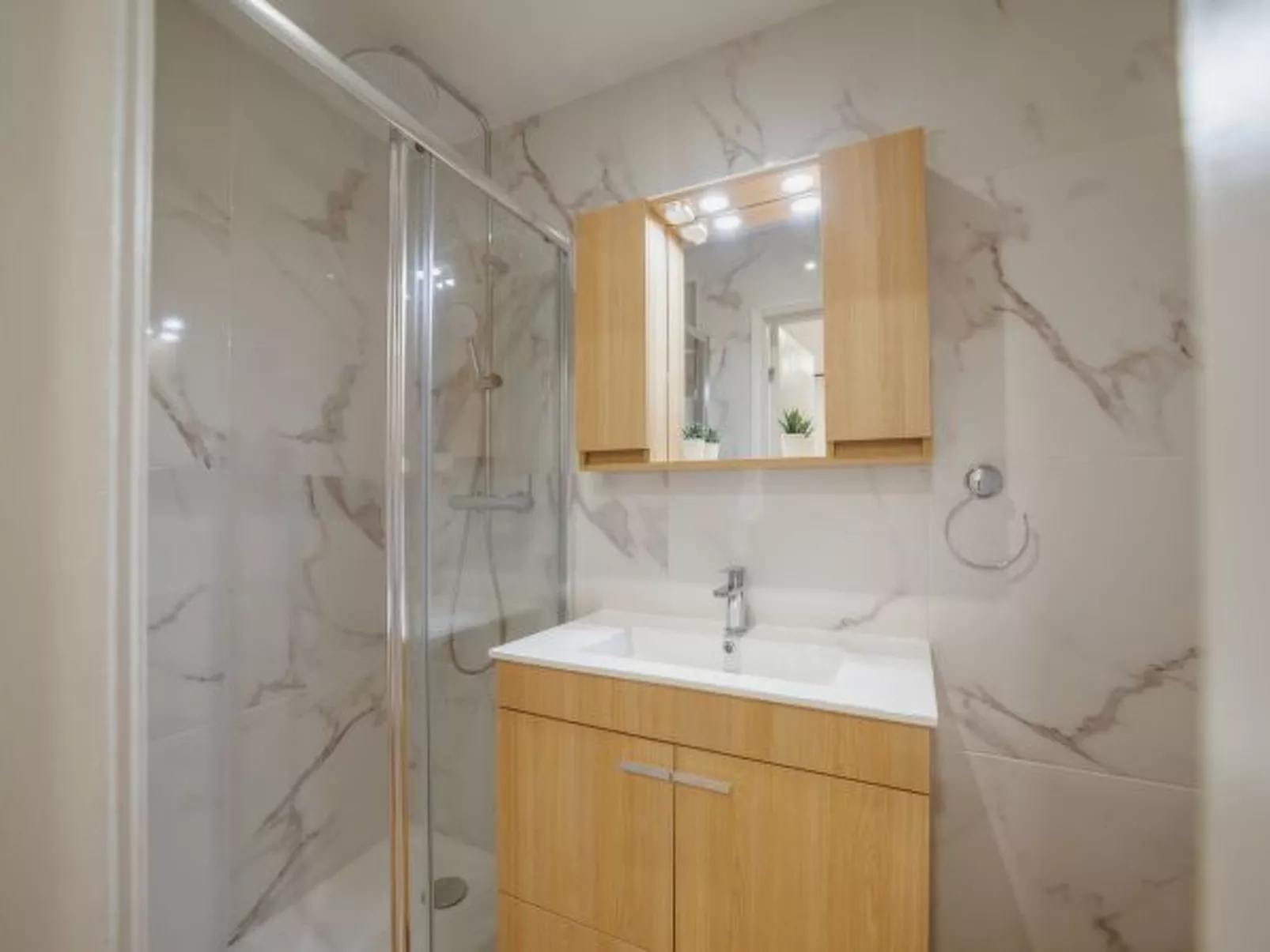 LAPA STYLISH APARTMENT A by VACATIONY - Drinnen