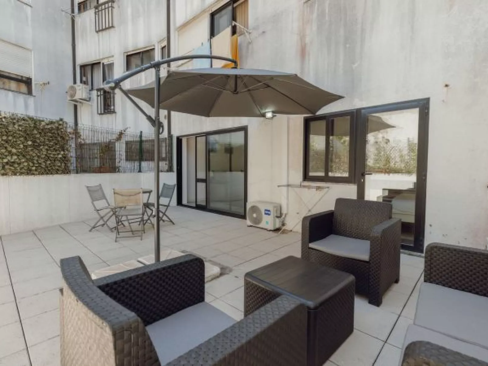 PATEO IN LAPA CITY CENTER by VACATIONY - Inside