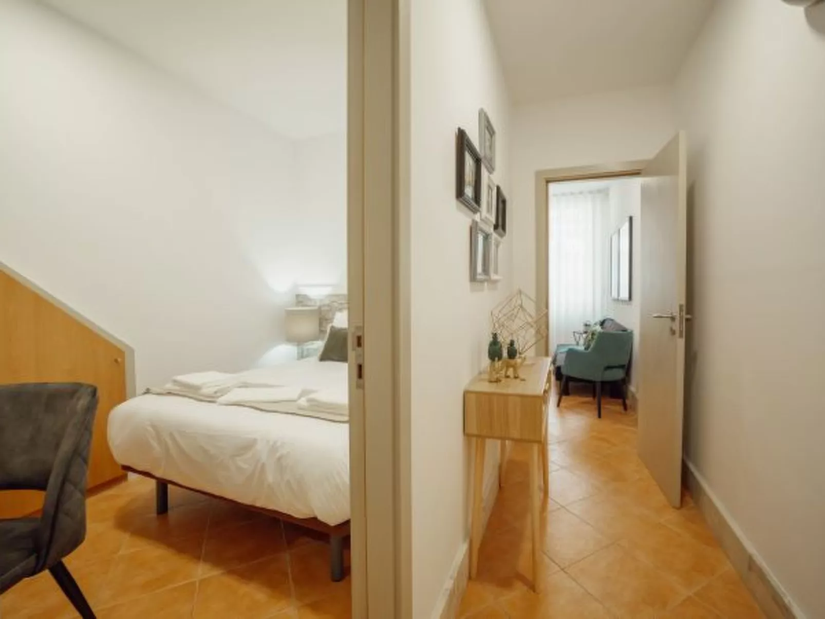 CITY CENTER COMFORT APARTMENT A by VACATIONY - Inside