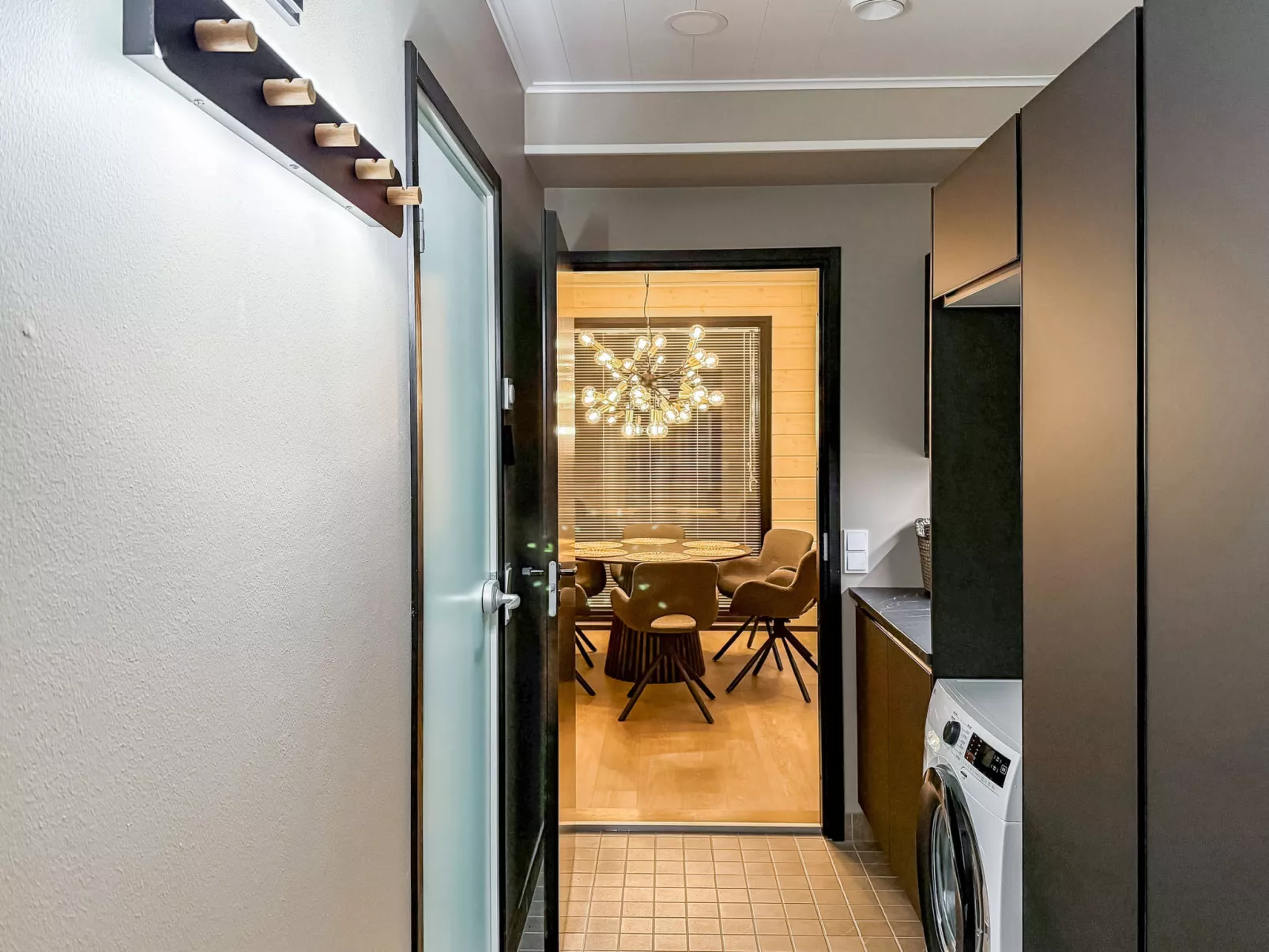 Saanan taika - Inside