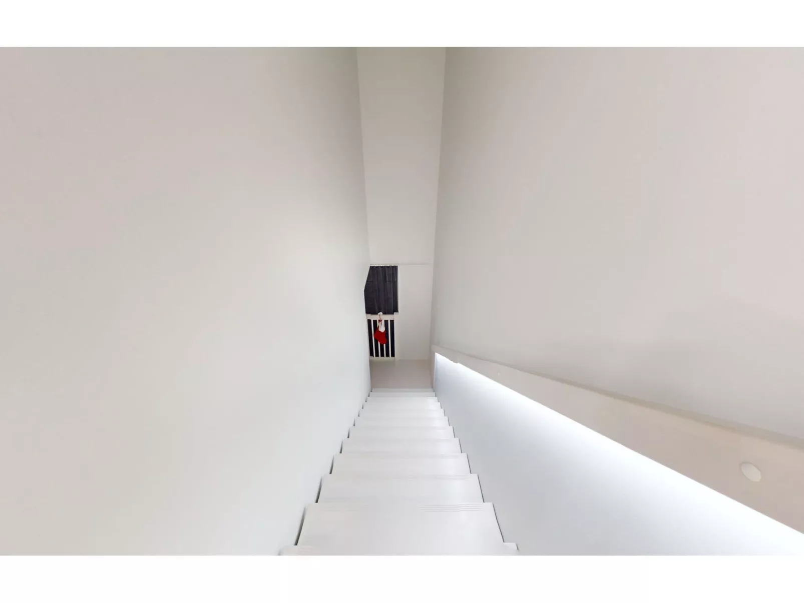 Röllimetsä d 11 - Drinnen