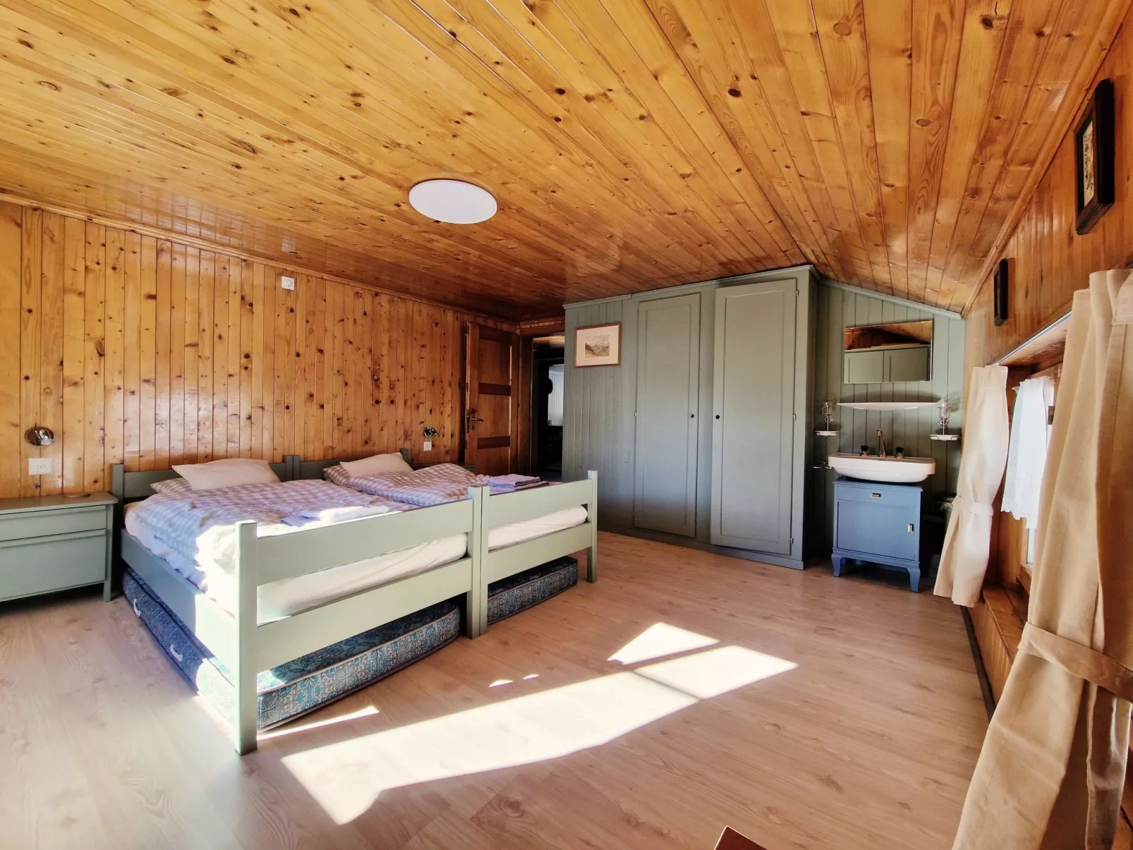 Faderhorn 8 - Inside