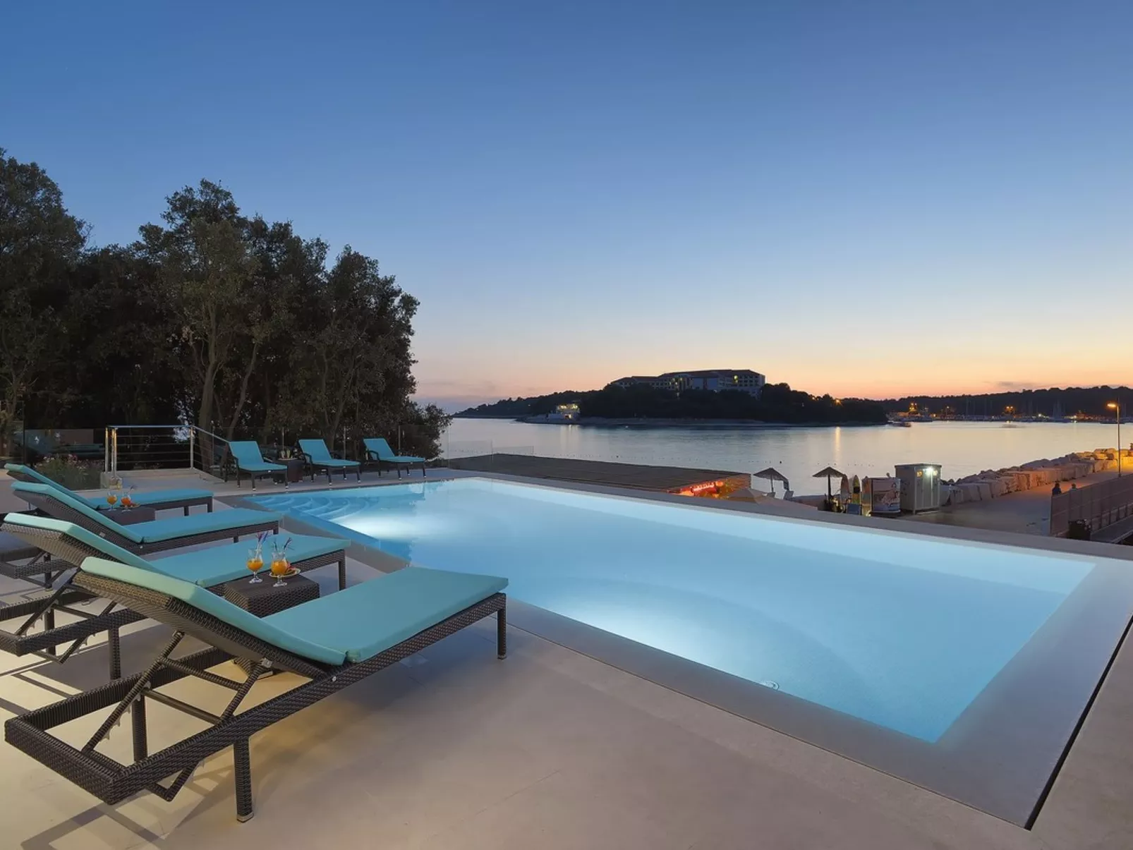 Villa Sail - Outside