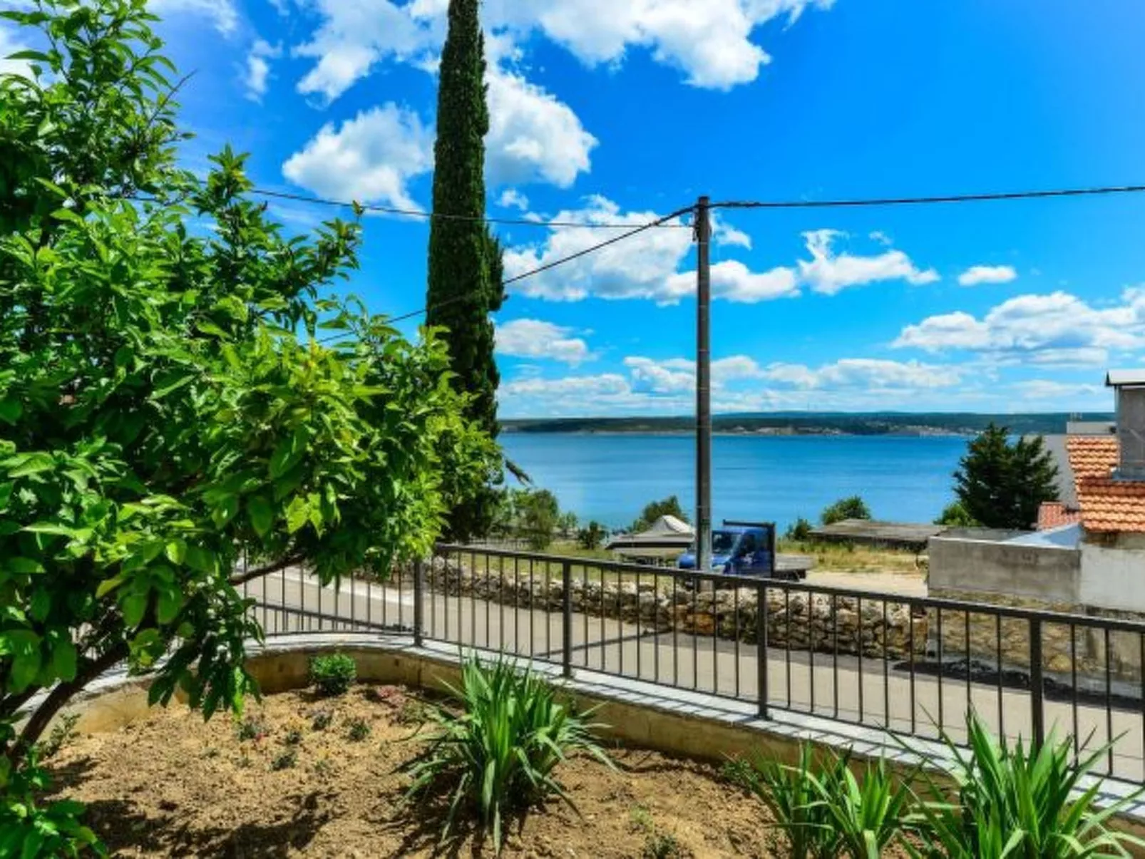 Modern Villa Futura with pool - Draußen