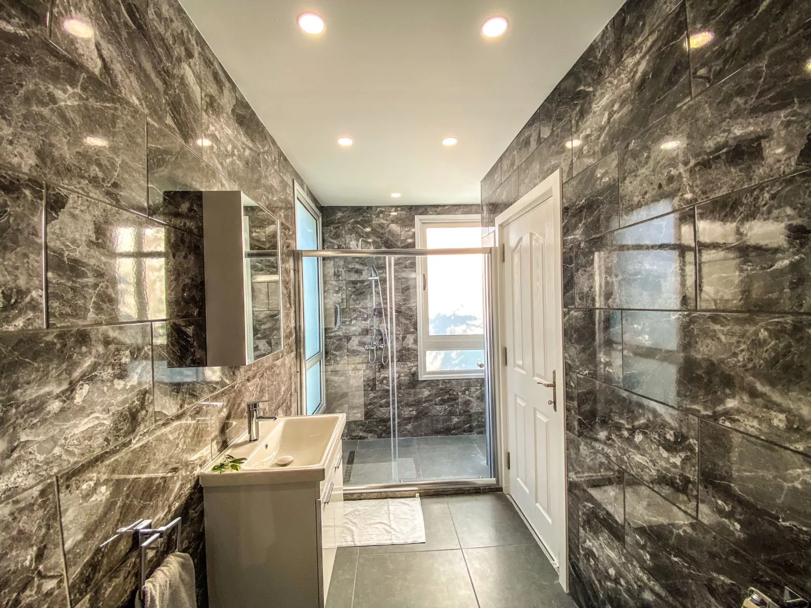 Ferienvilla mit Infinity Pool - Drinnen