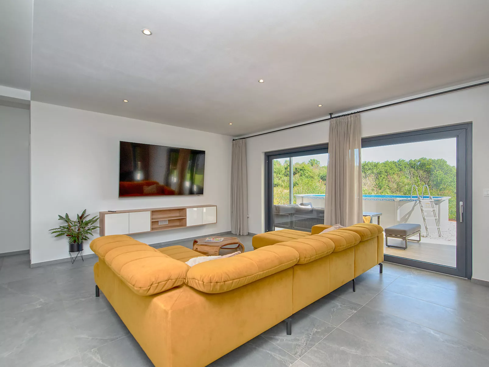 House 2406 - Image-tags.info