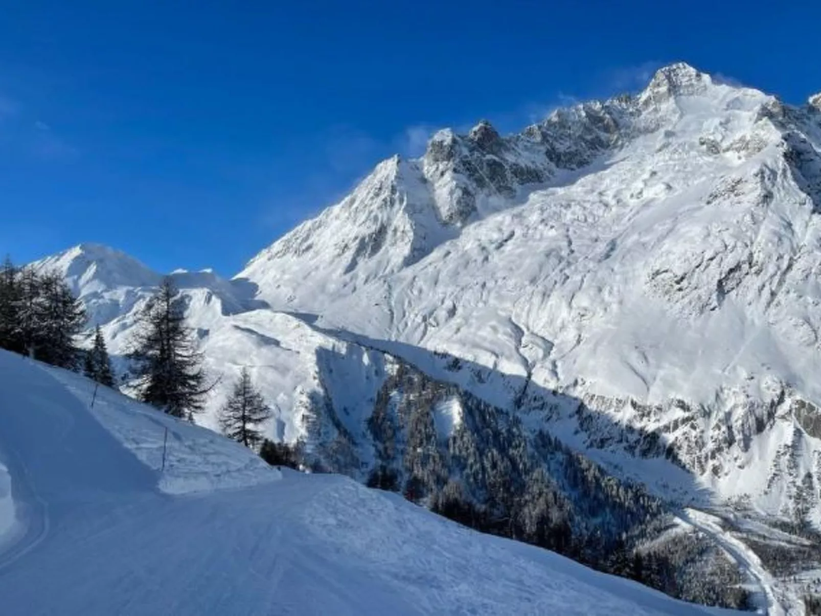 Chalet Le Basset - Family Chalet in the Swiss Alps - Outside