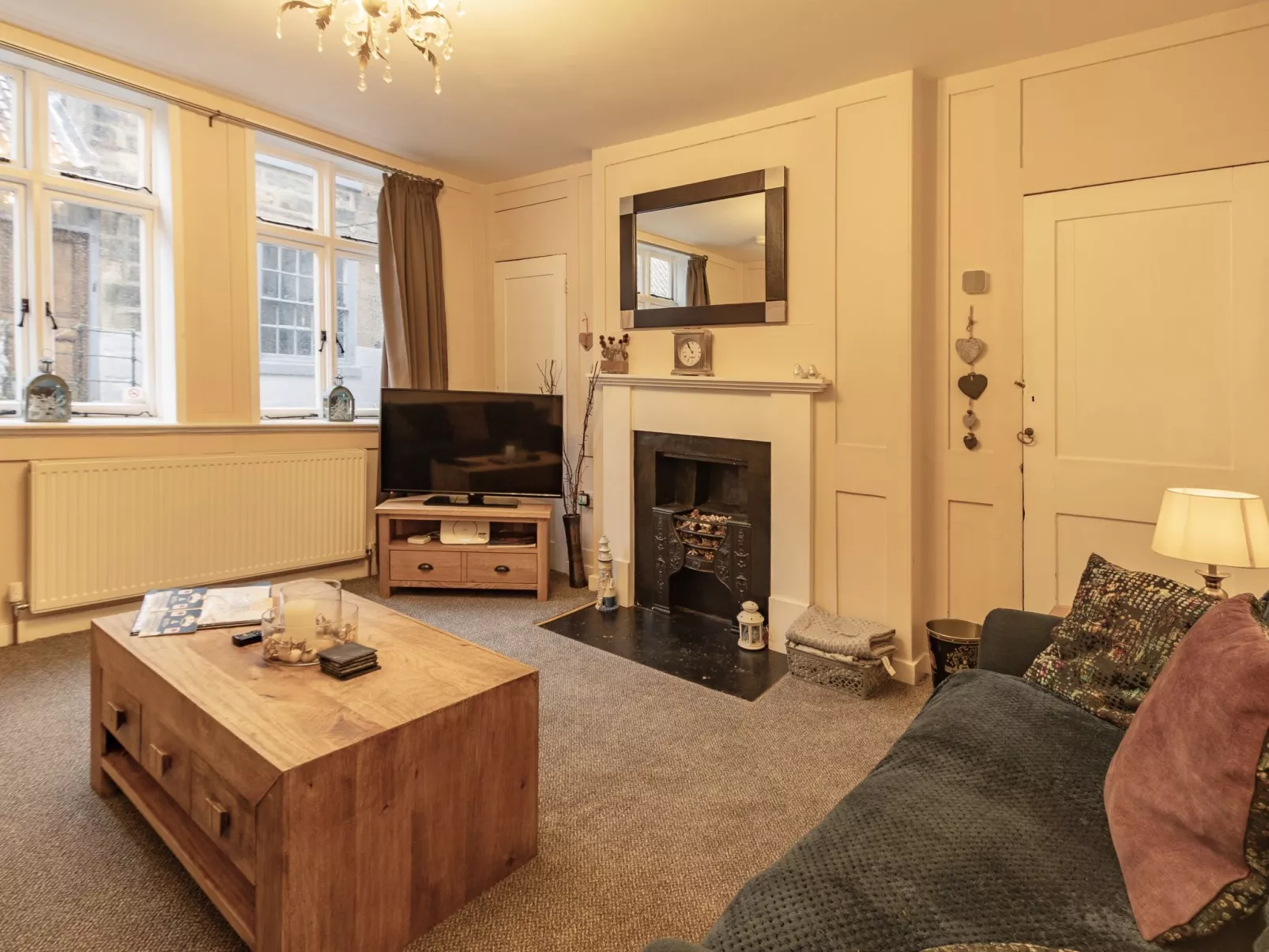 Robins Nest - Inside