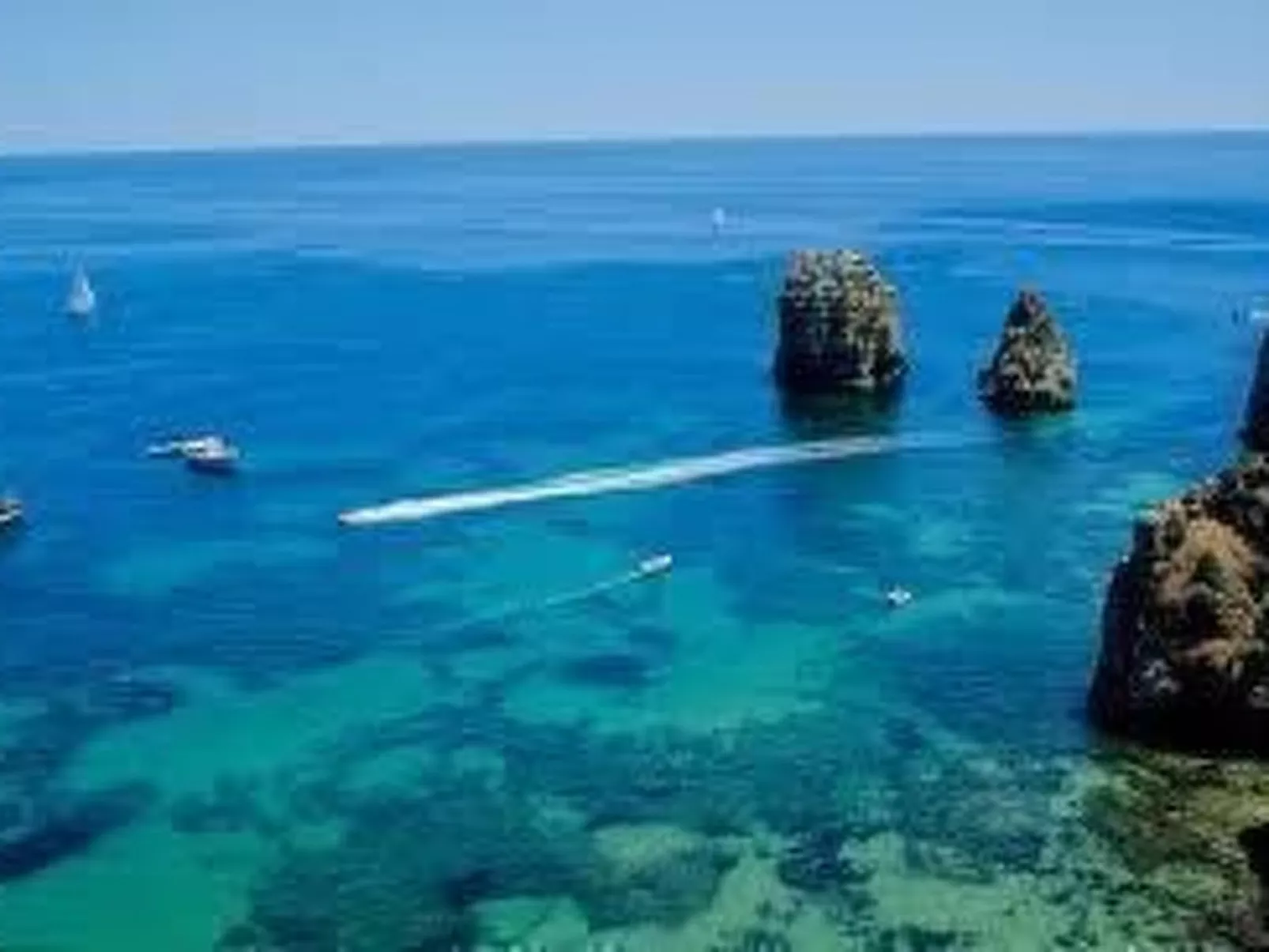 Mit Blick auf das Wasser - Outside