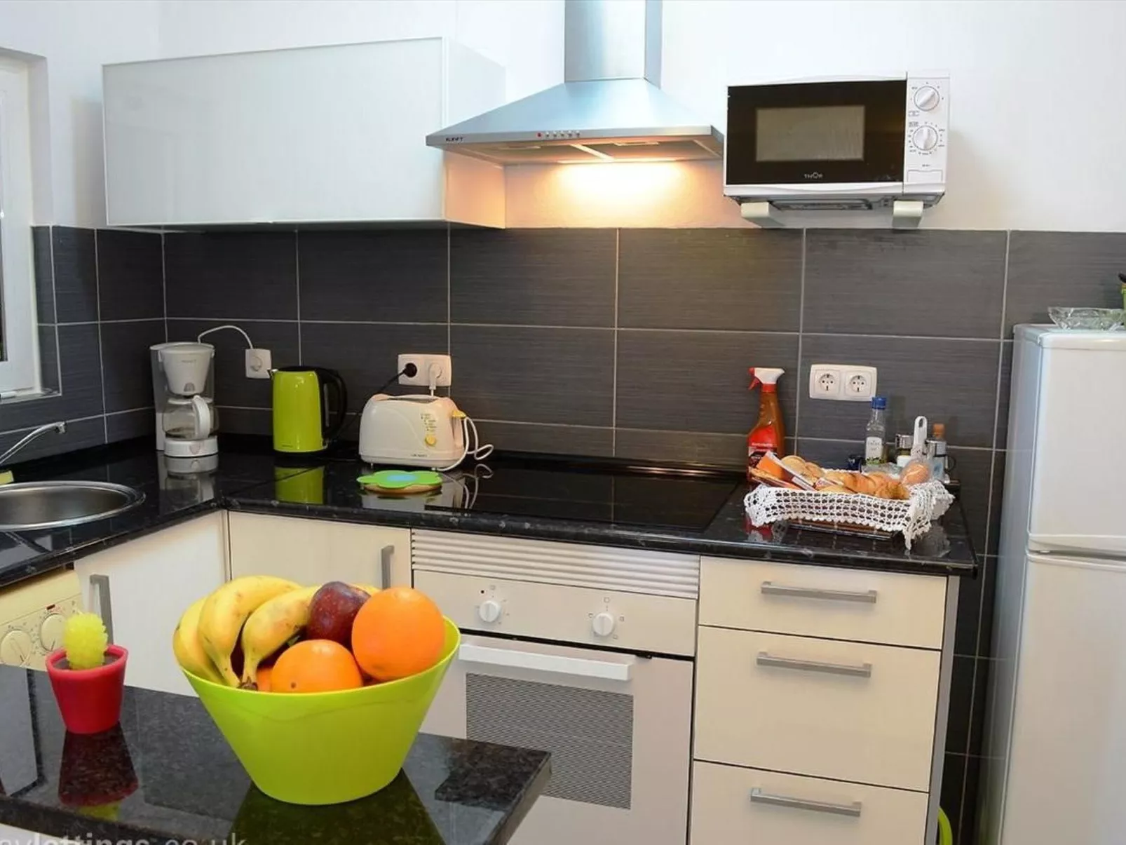 Wohnung mit Blick auf das Wasser - Inside