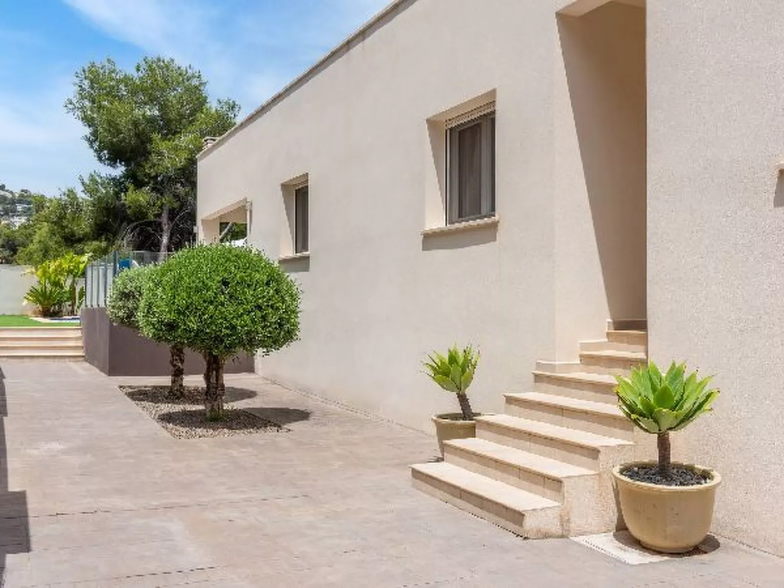 Villa Kobe - PlusHolidays - Image-tags.info