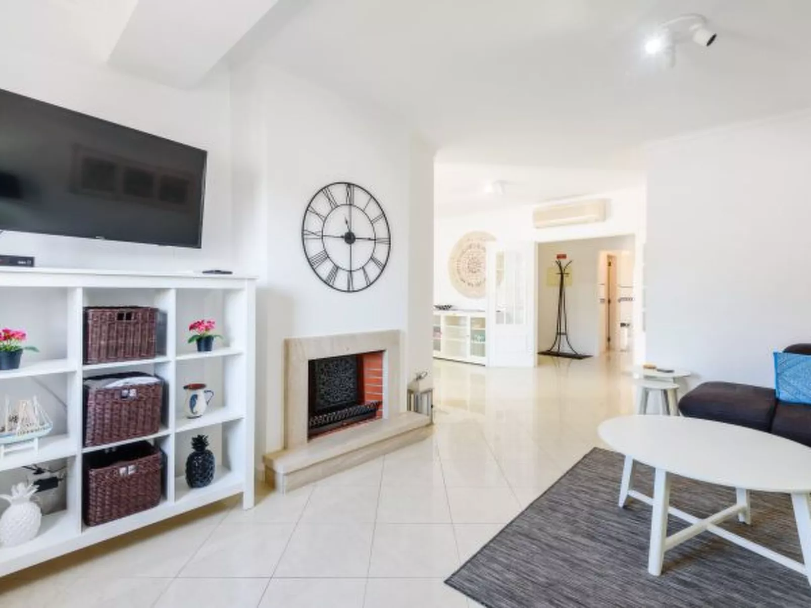 Amazing Apartment in Albufeira - Inside