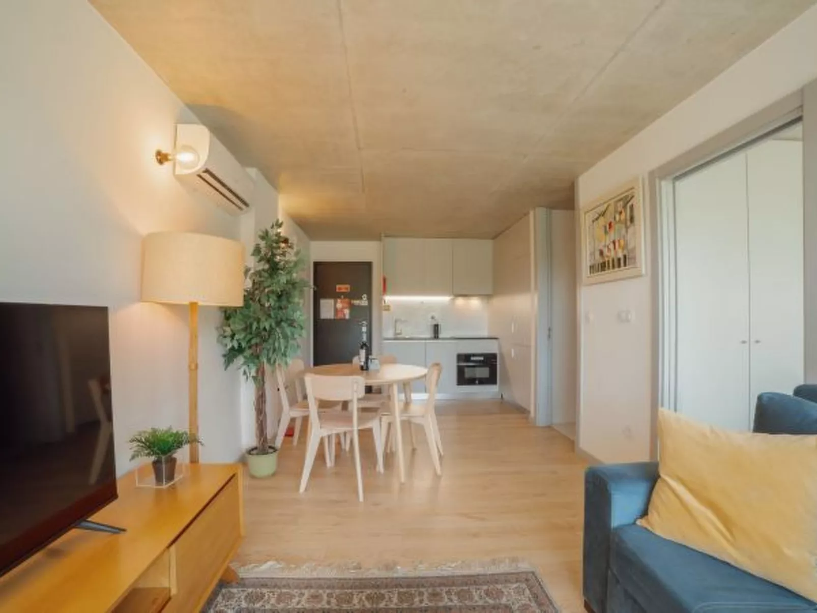 AMAZING DESIGN GARDEN with POOL by VACATIONY - Inside