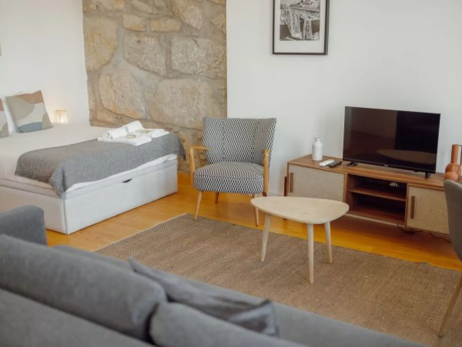 COURTYARD OPORTO DESIGN APARTMENT F - Inside