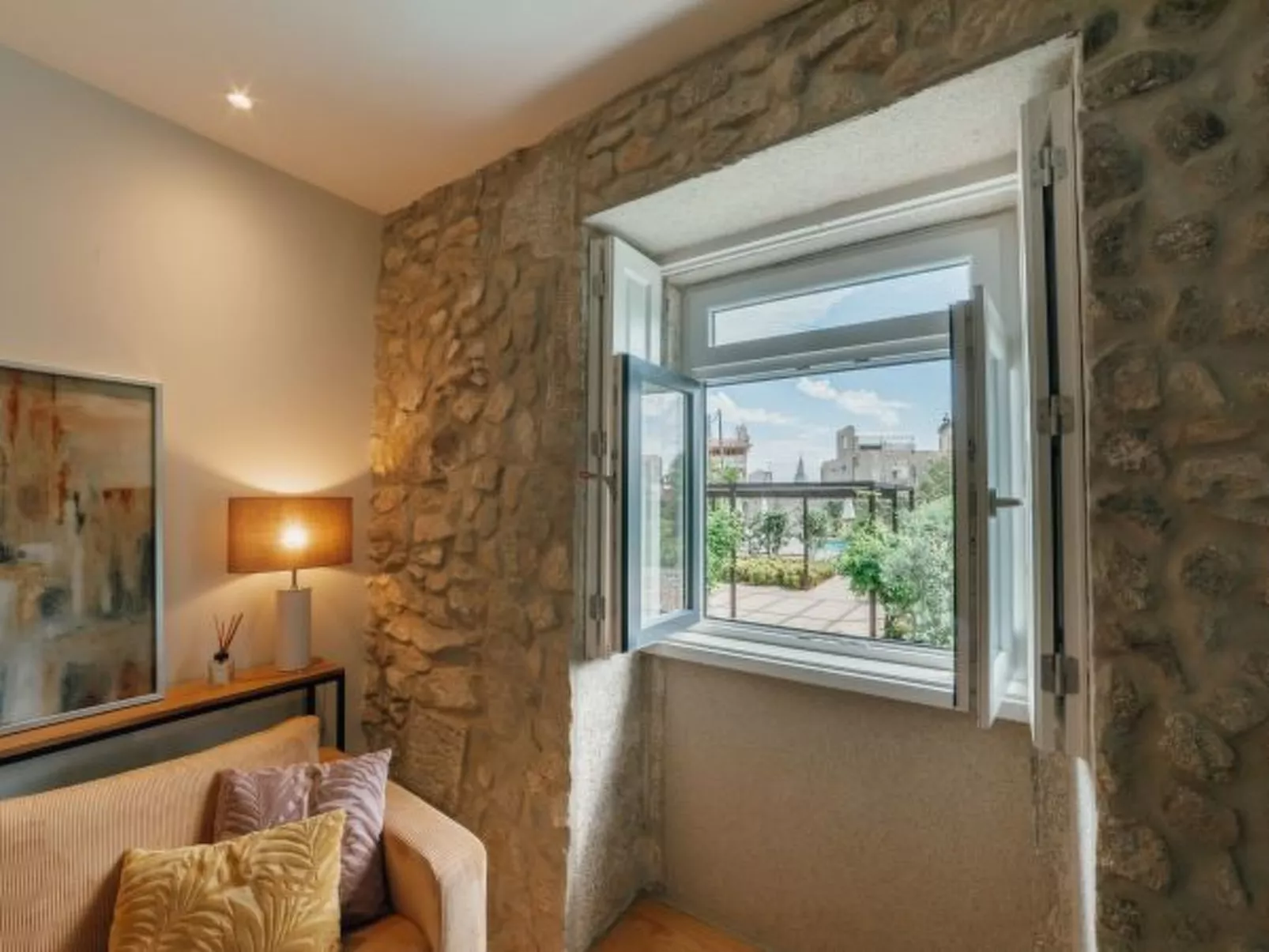 OPORTO POOL APARTMENT by VACATIONY - Inside