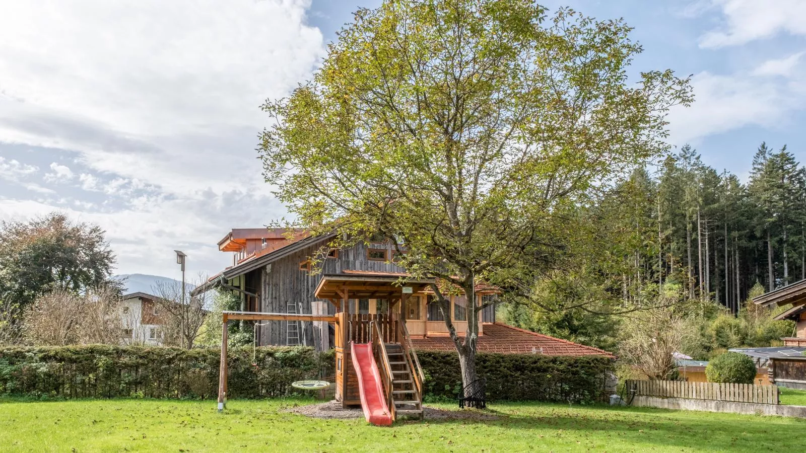 Chalet Pölven-Gardens summer