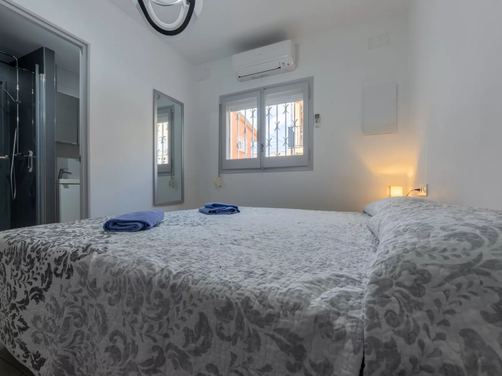 Higini Angles - Inside