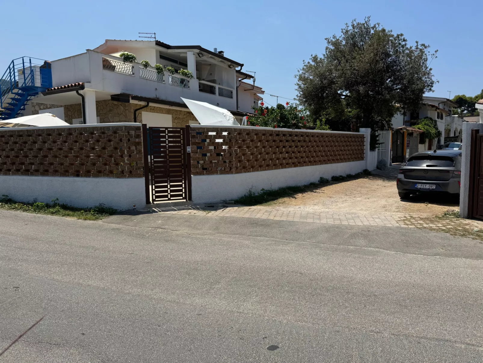 Gästezimmer 'Room' mit Grill - Outside