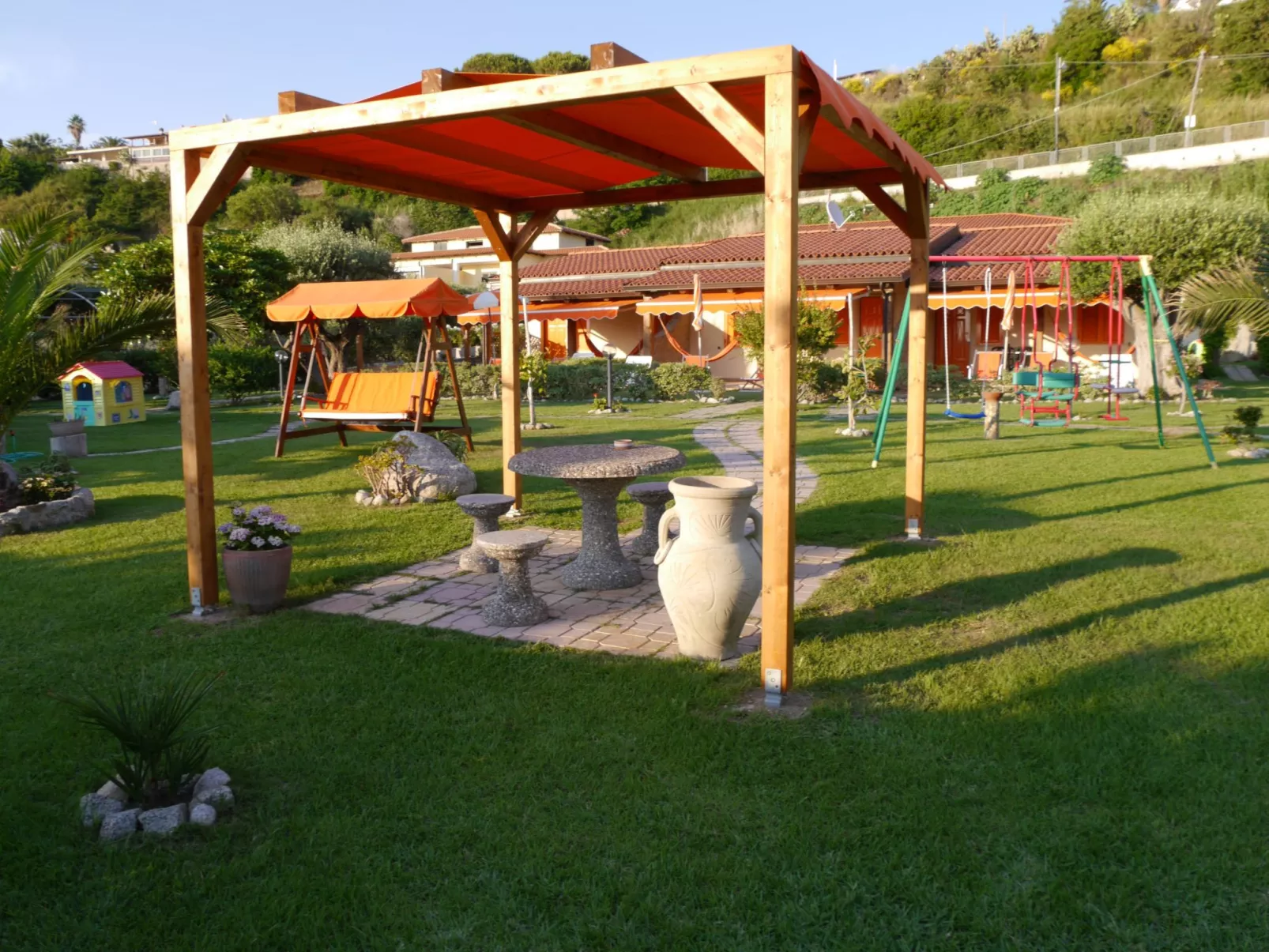 Luxus-Drei-Zimmer-Wohnungen mit großem Garten - Dehors