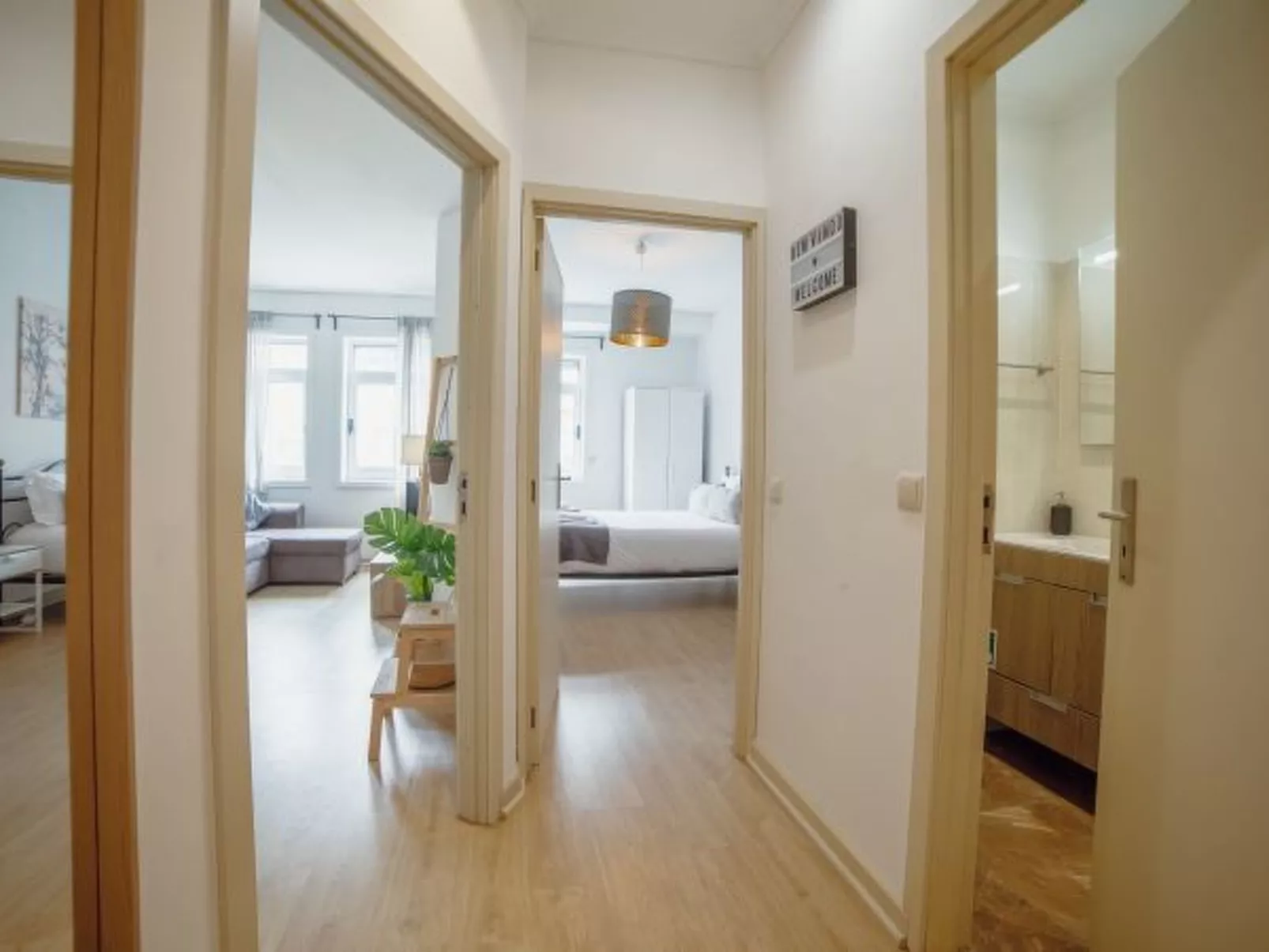 ALEGRIA CITY CENTER with ELEVATOR by VACATIONY - Inside