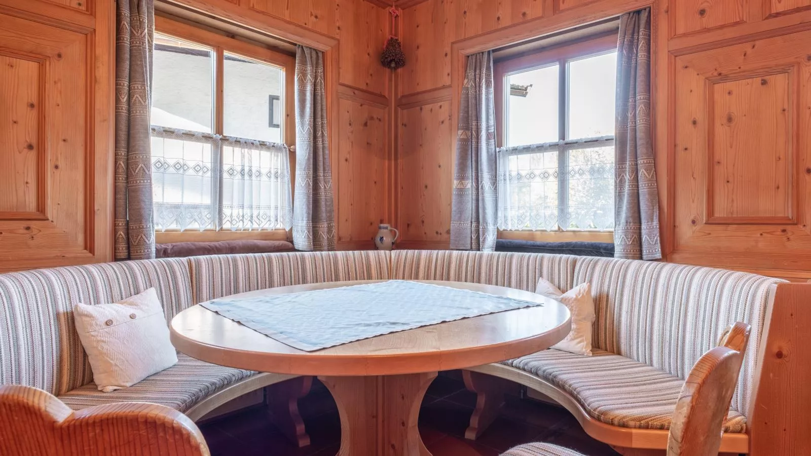 Pension Blaiken XL-Dining room