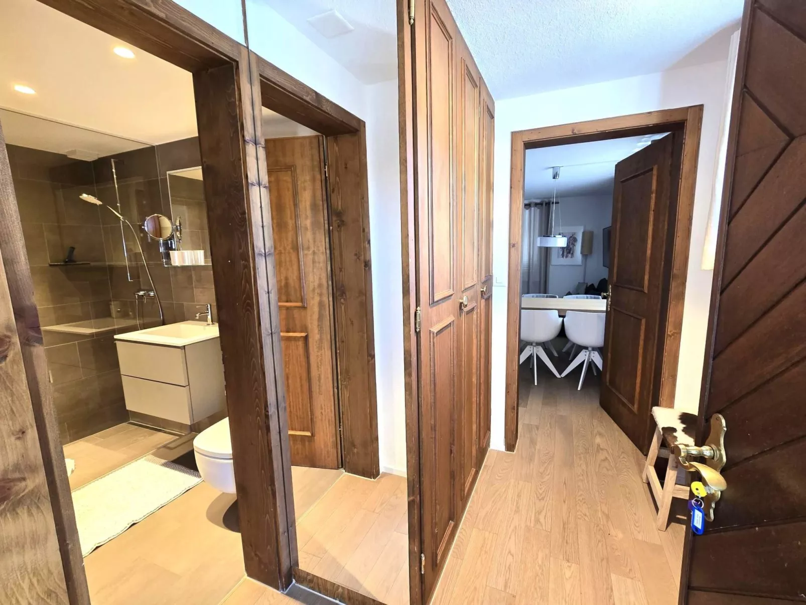 Tgiesa Alva - Inside