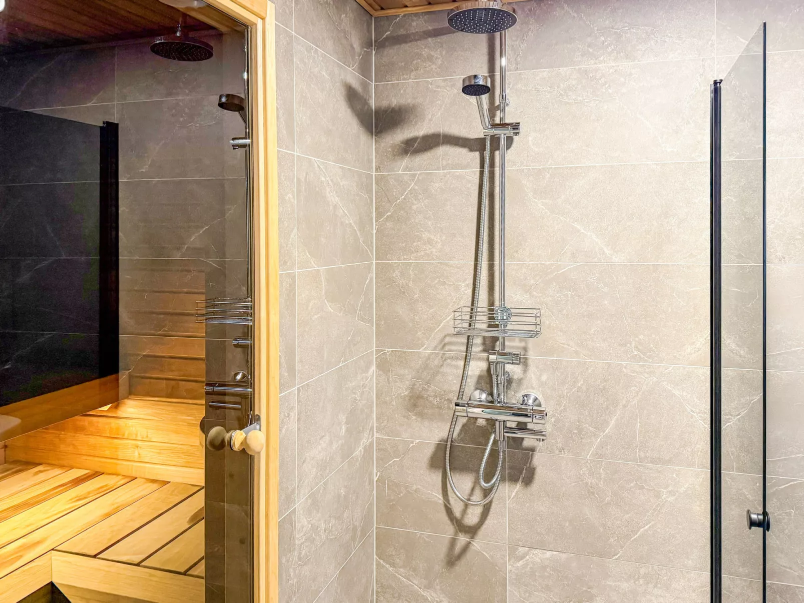 Saanan taika - Inside