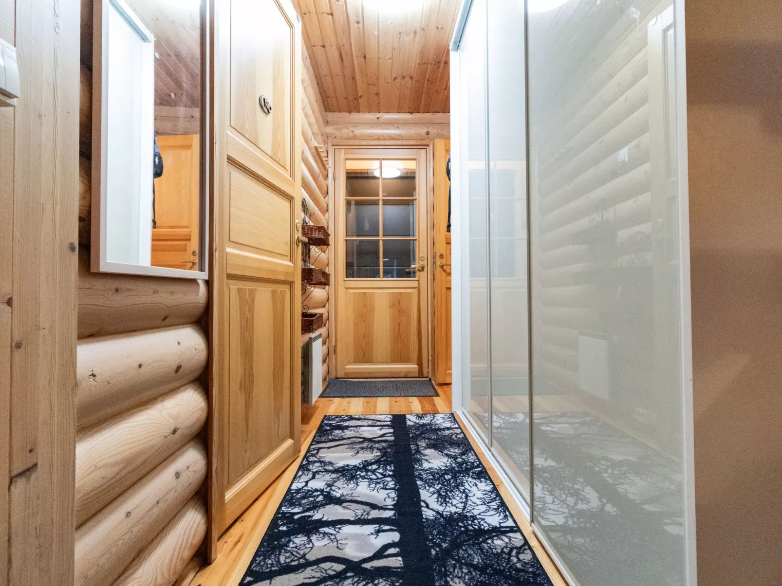 Levin neljä tuulta - Drinnen