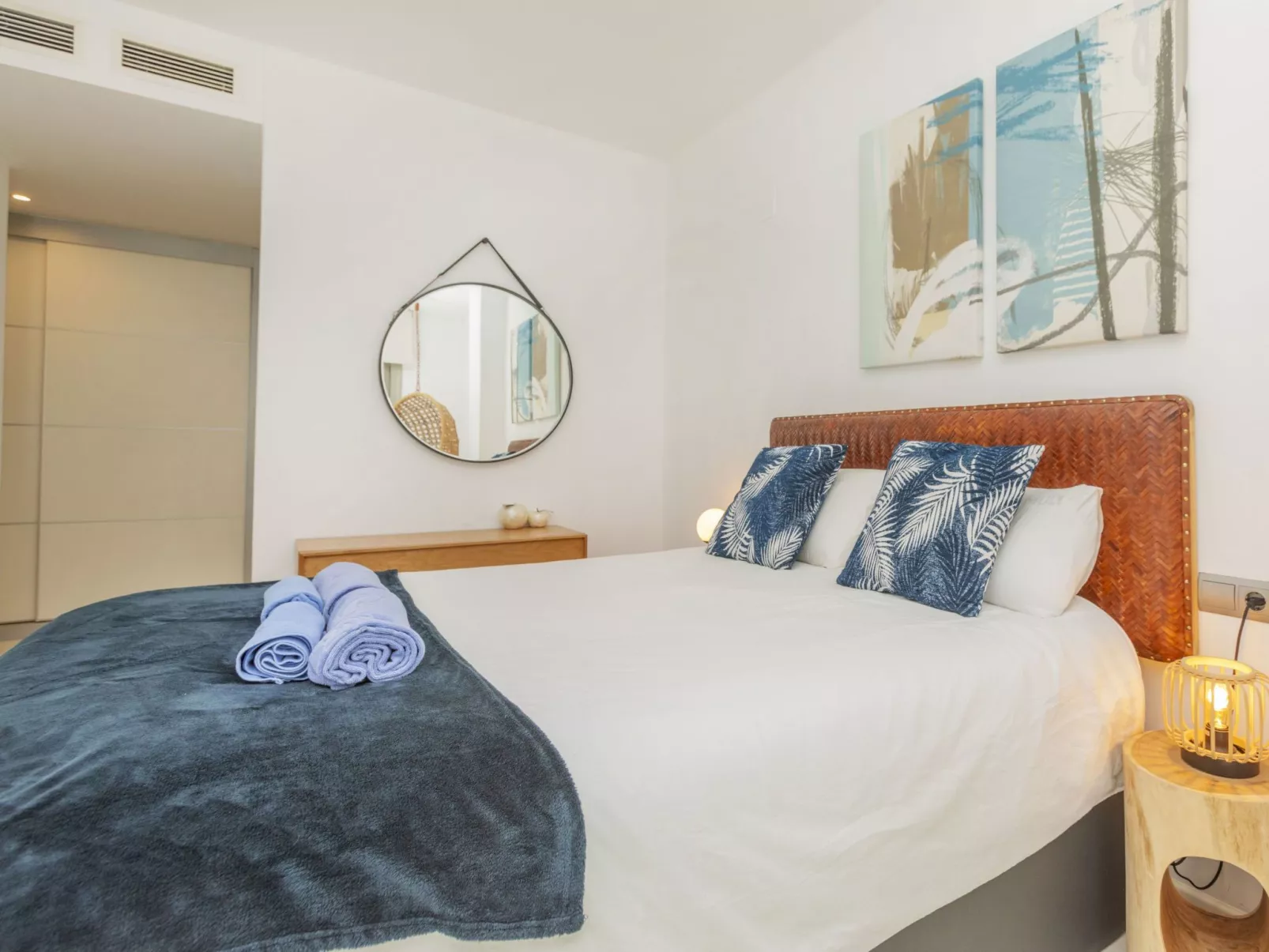 Nova Torredembarra - Inside