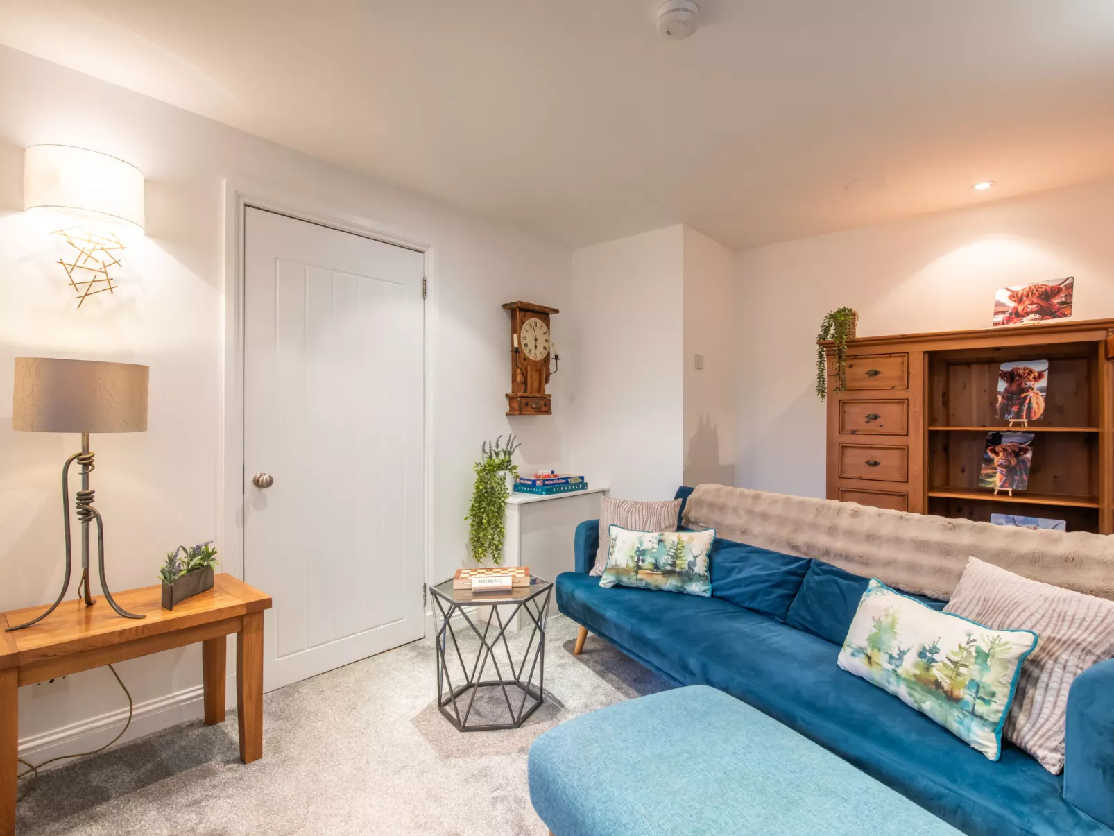 Waters Edge - Inside