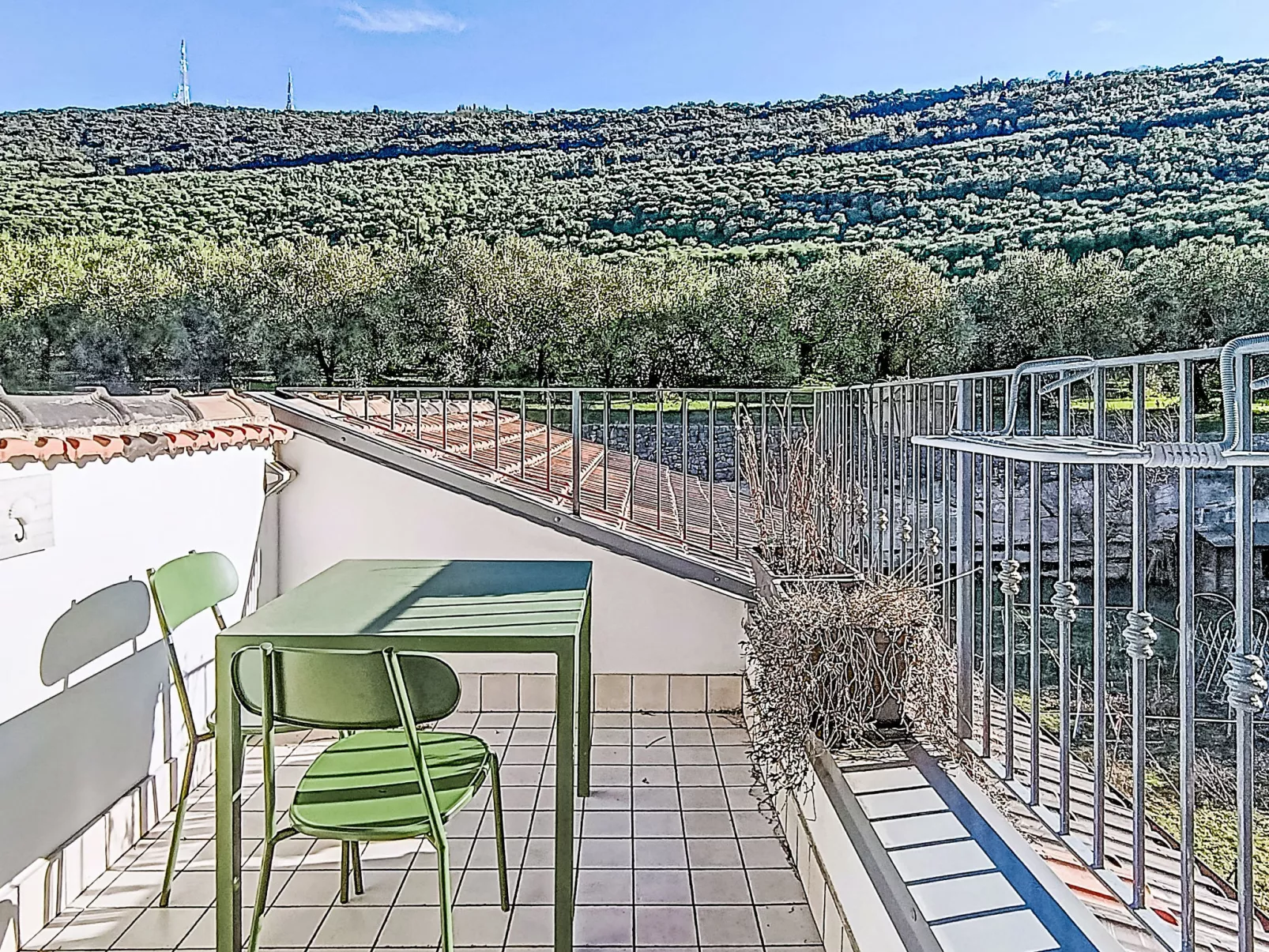 Tra gli Ulivi - Dehors