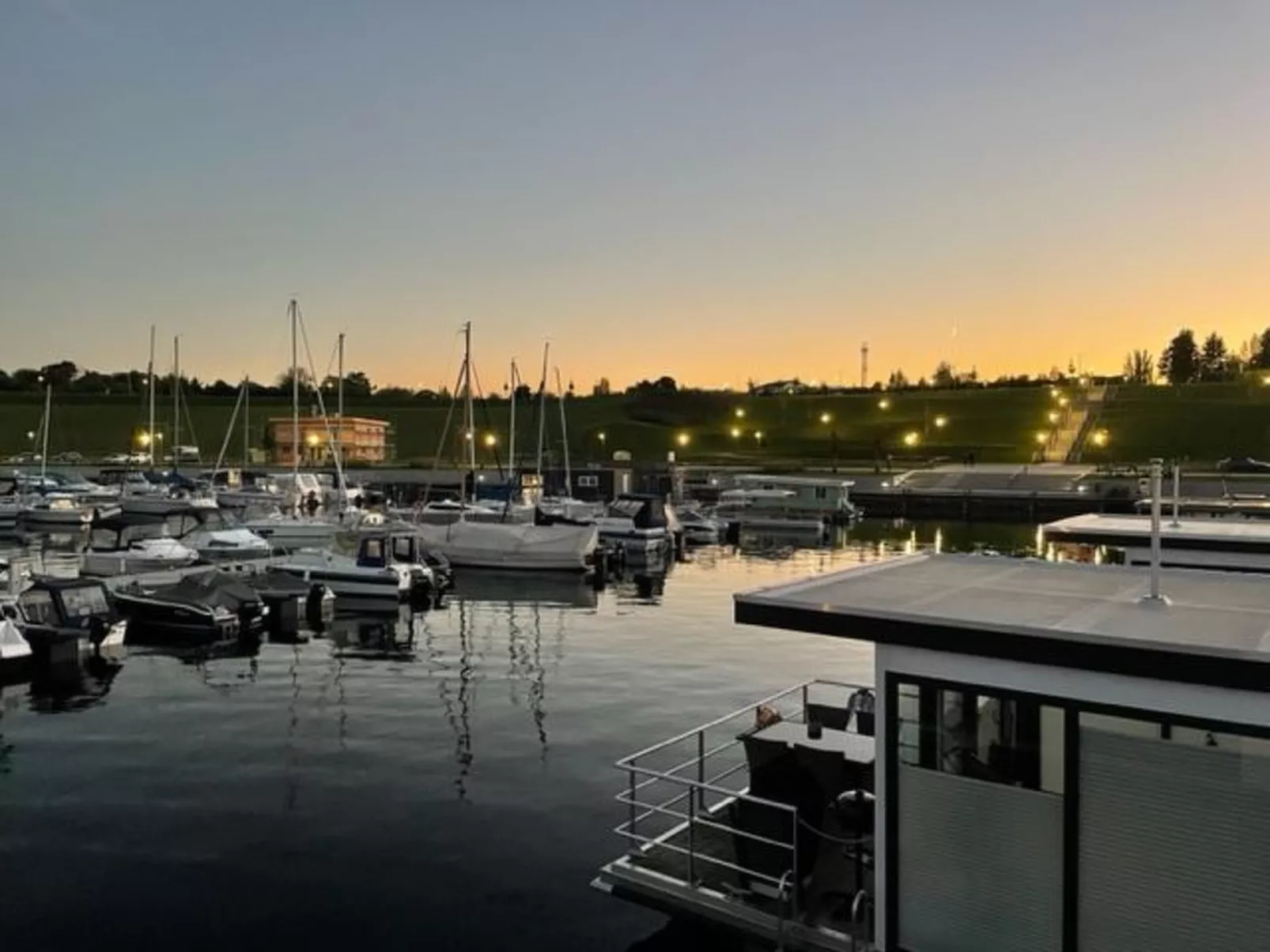 Hausboot mit Sauna - Draußen