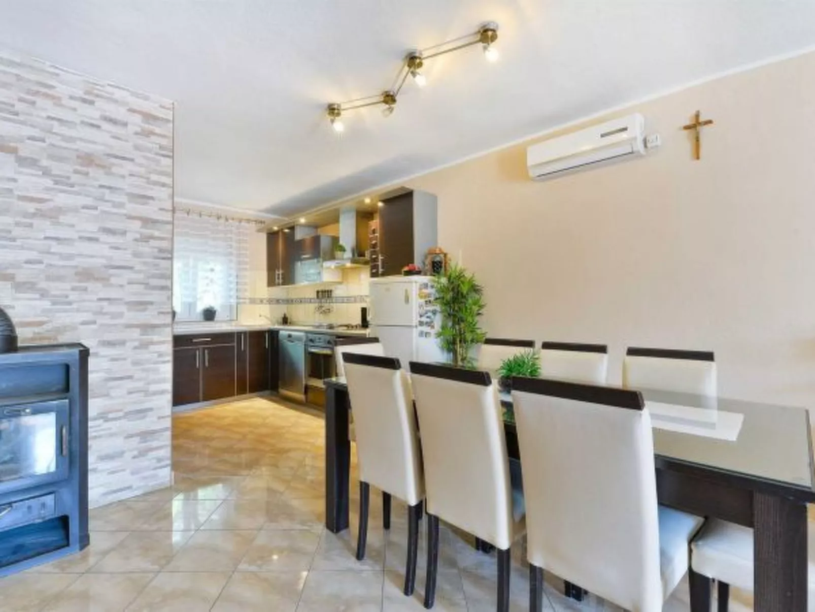 Holiday House Meri with pool - Image-tags.info