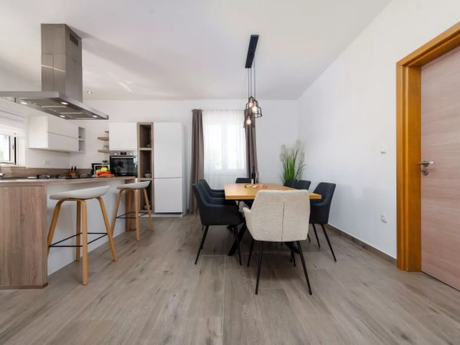 Casa Kamber with pool - Image-tags.info