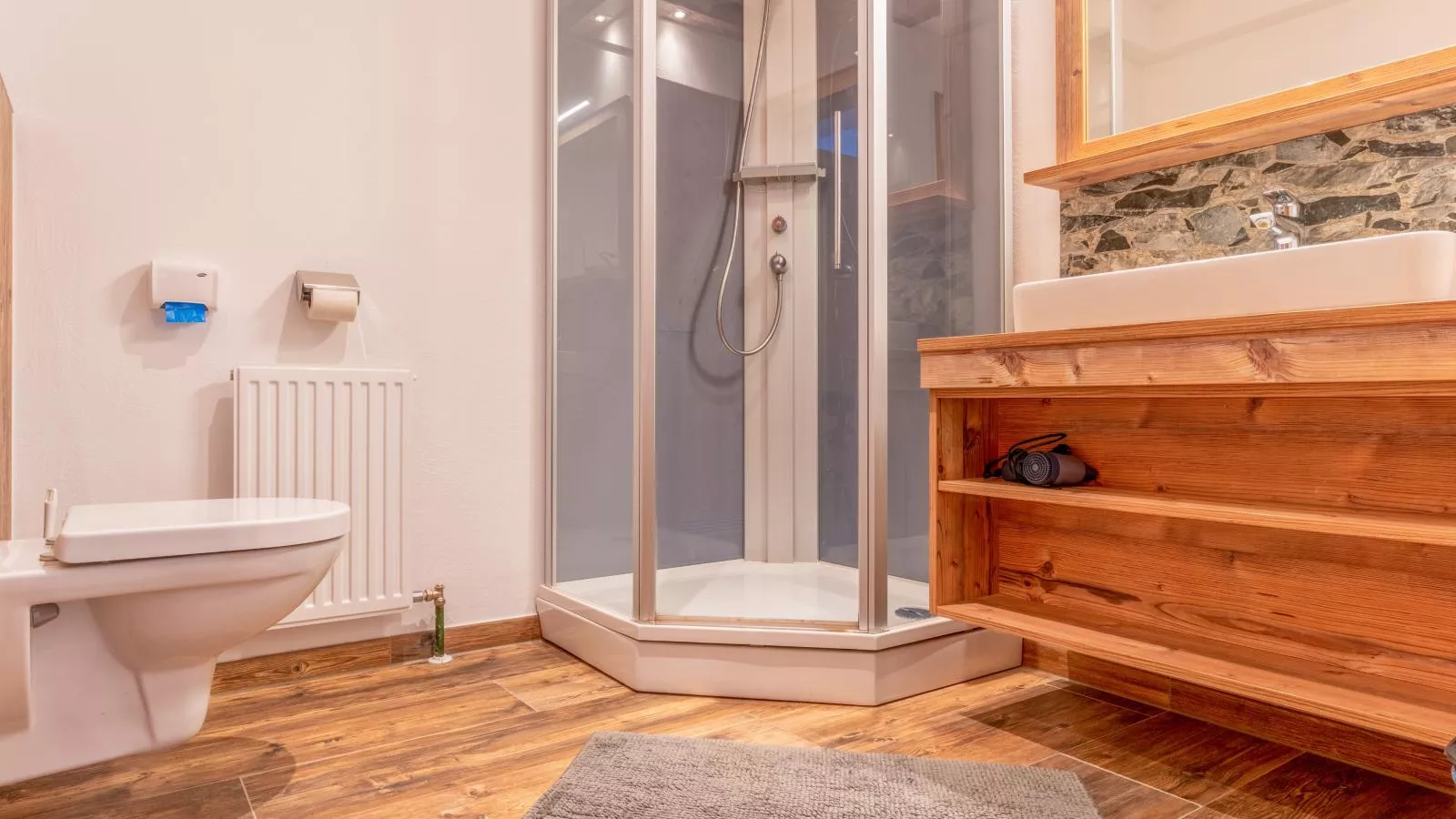 Pension Blaiken L-Bathroom