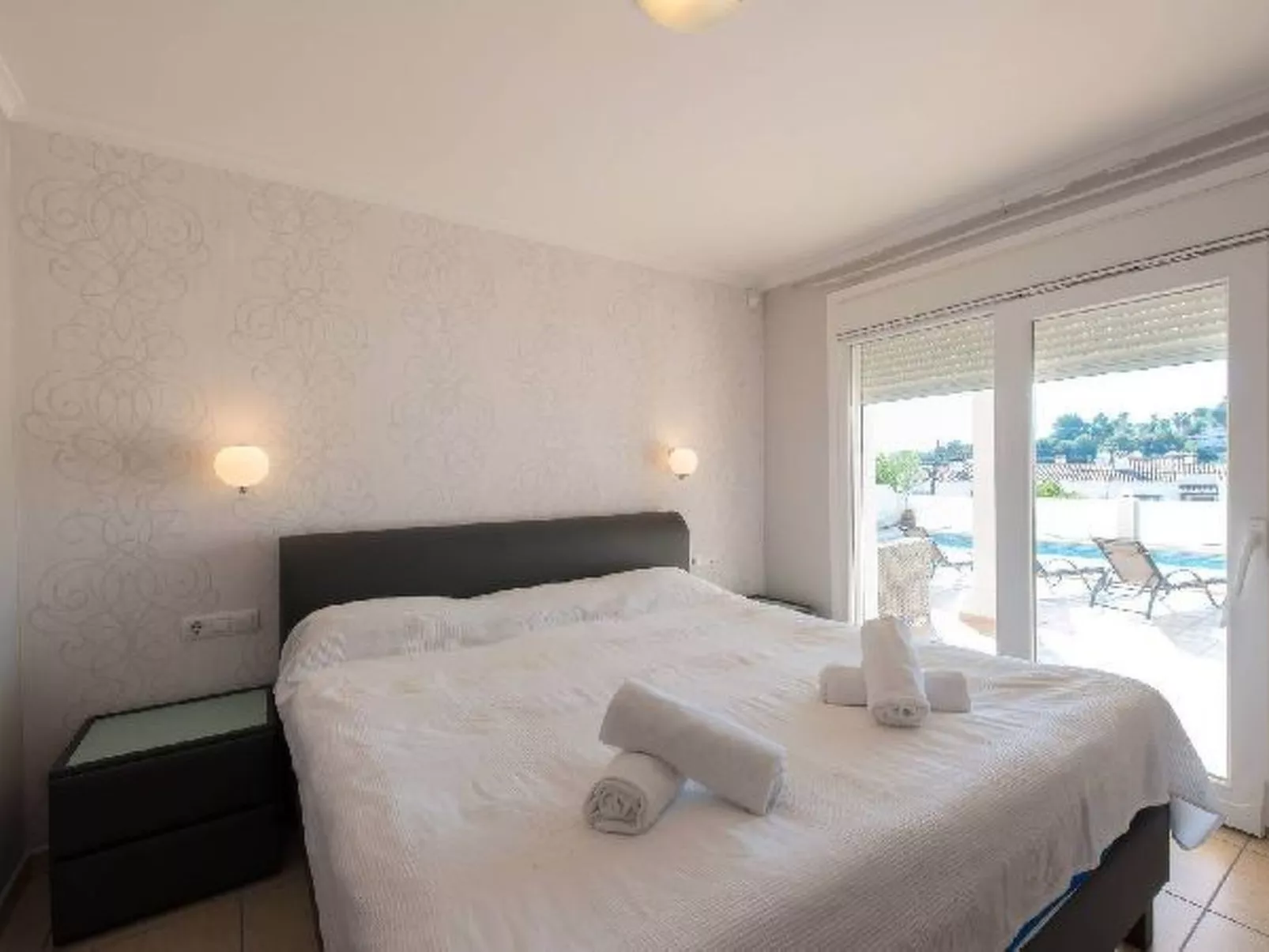 Villa Malibu - PlusHolidays - Image-tags.info