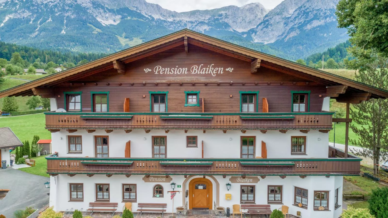 Pension Blaiken L-Exterior summer