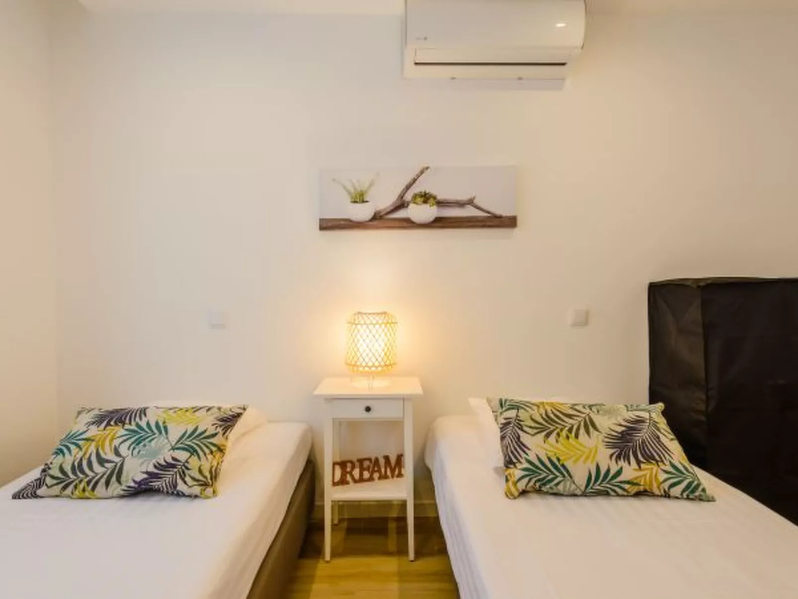 The Little Paradise with Sea Views - Inside