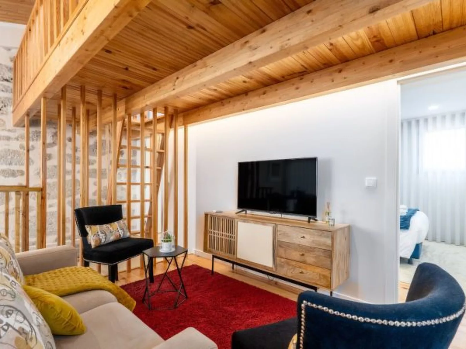 CITY CENTER COMFORT APARTMENT B by VACATIONY - Inside