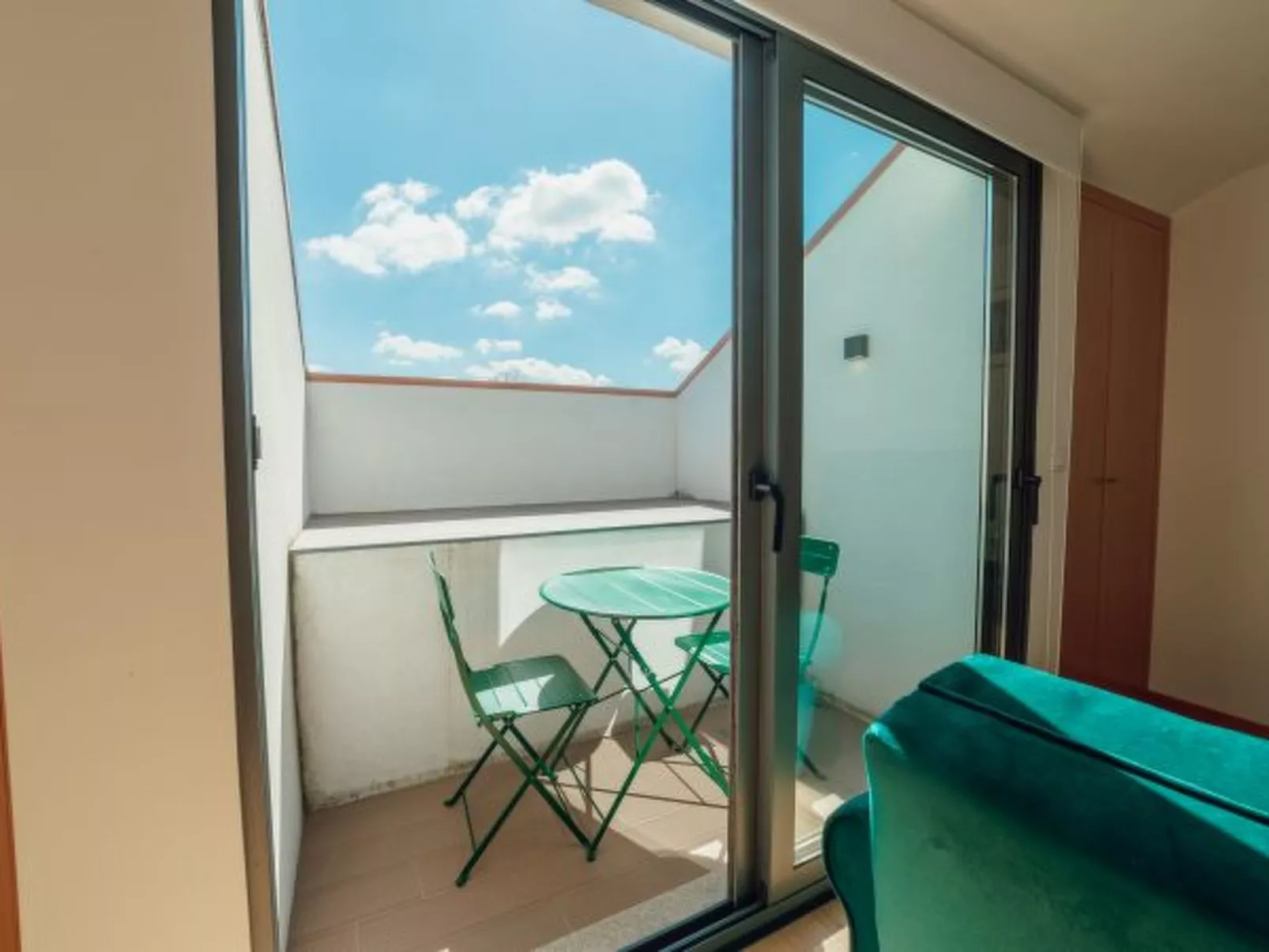 MODERN & STYLISH APARTMENT III by VACATIONY - Inside