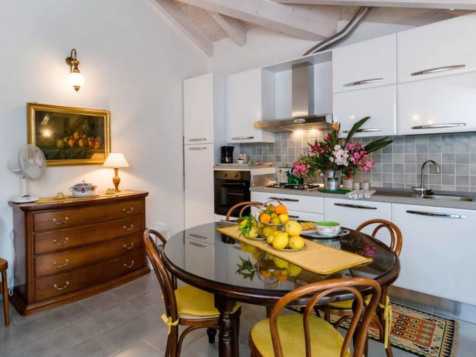 Ferienzimmer 'Mansarda Lina' mit Terrasse - Dedans