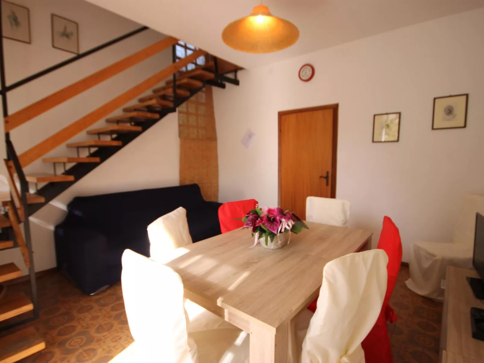 Cottage mit großem Garten, Klima, 6 Gäste - Dedans