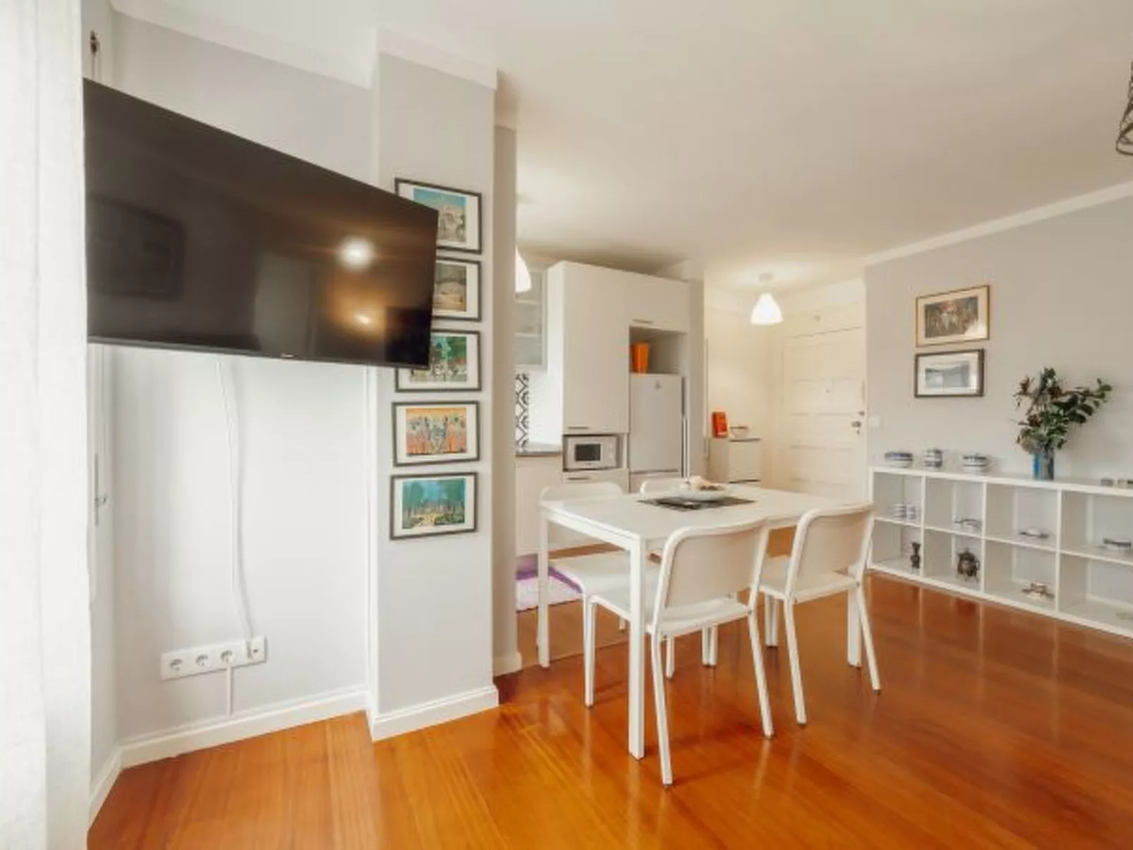 ESPINHO SEAWALK AND SEAVIEW by VACATIONY - Inside