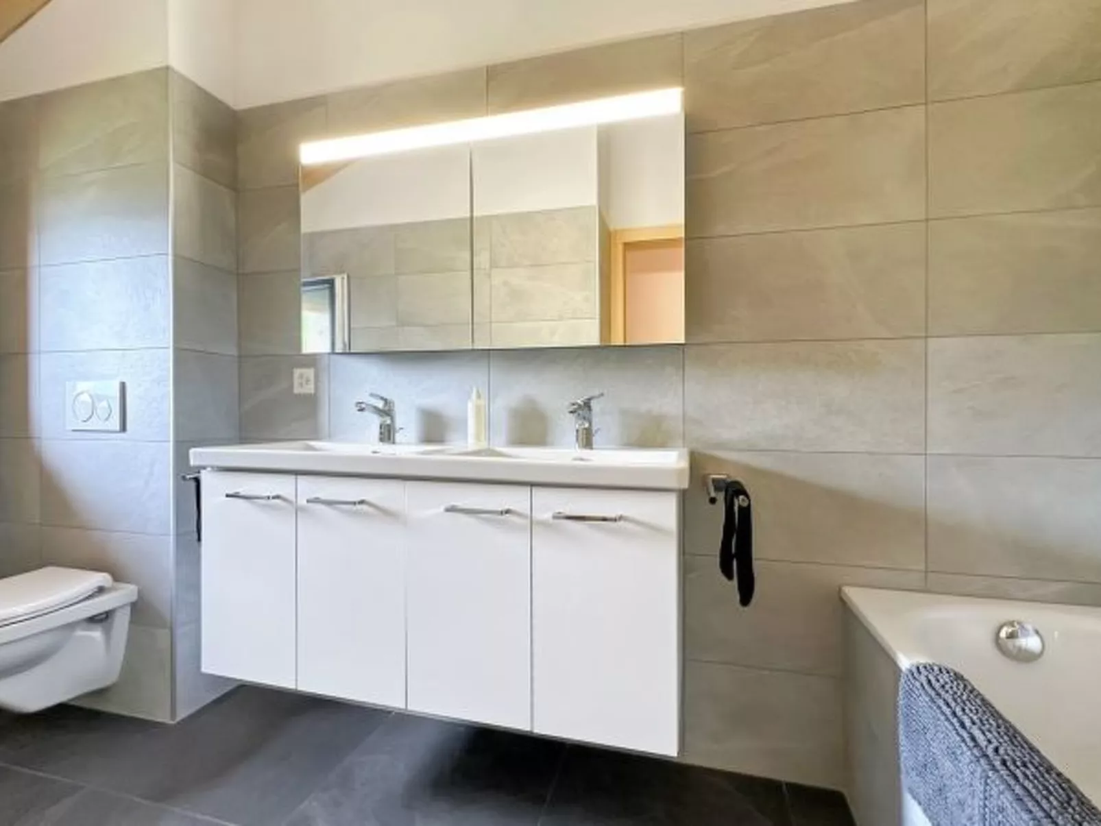 My Mountain Paradise in the Swiss Alps - Drinnen