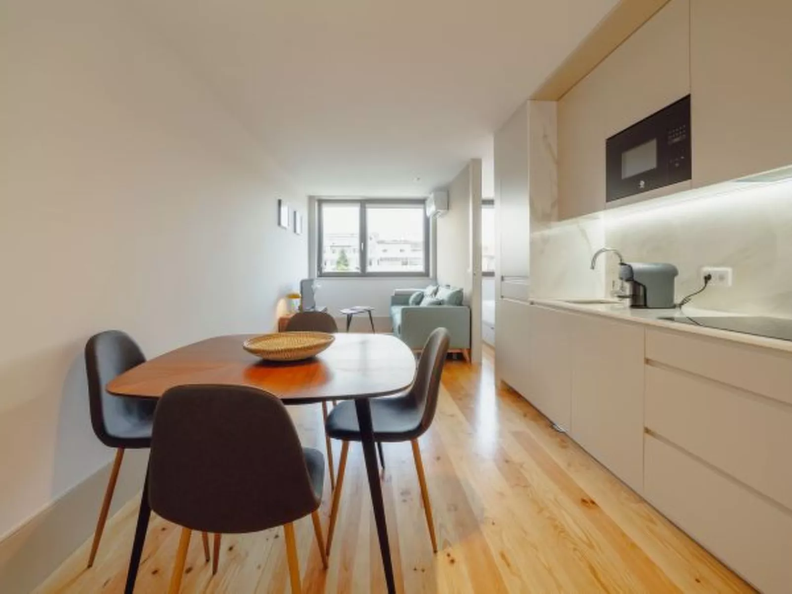 LEGACY OPORTO DESIGN APARTMENT G by VACATIONY - Inside